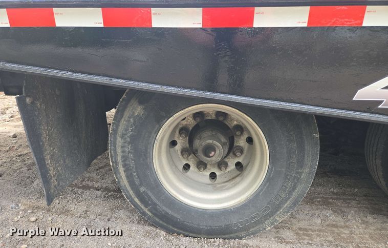 image for item EM7236 2010 Landoll 440B drop deck trailer