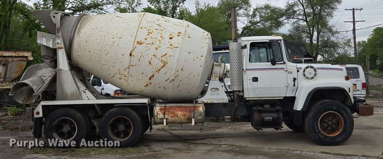 image for item EM7238 1997 Ford LT8000 ready mix truck