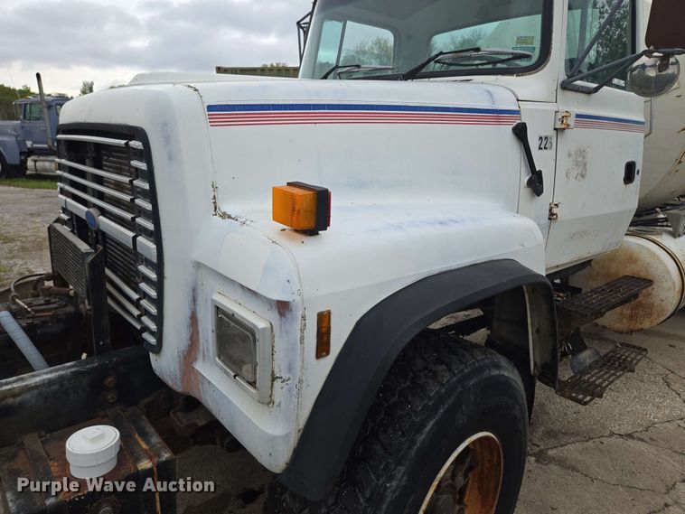 image for item EM7238 1997 Ford LT8000 ready mix truck