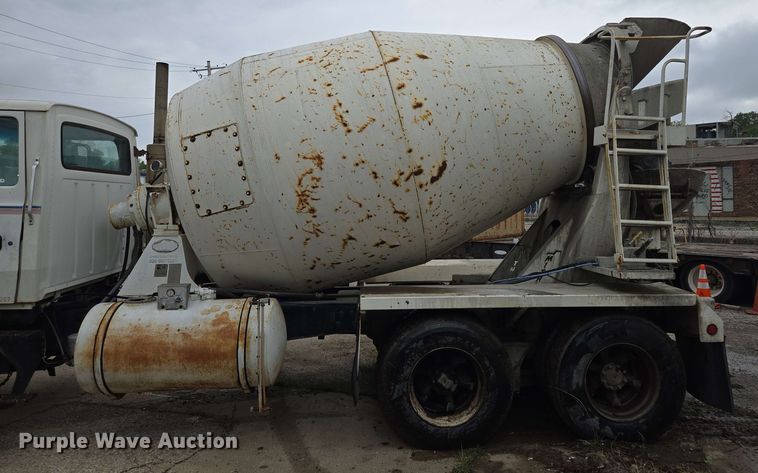 image for item EM7238 1997 Ford LT8000 ready mix truck