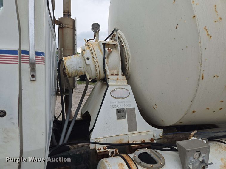 image for item EM7238 1997 Ford LT8000 ready mix truck
