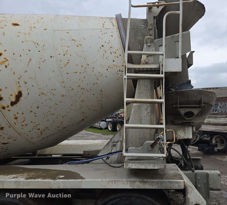 image for item EM7238 1997 Ford LT8000 ready mix truck