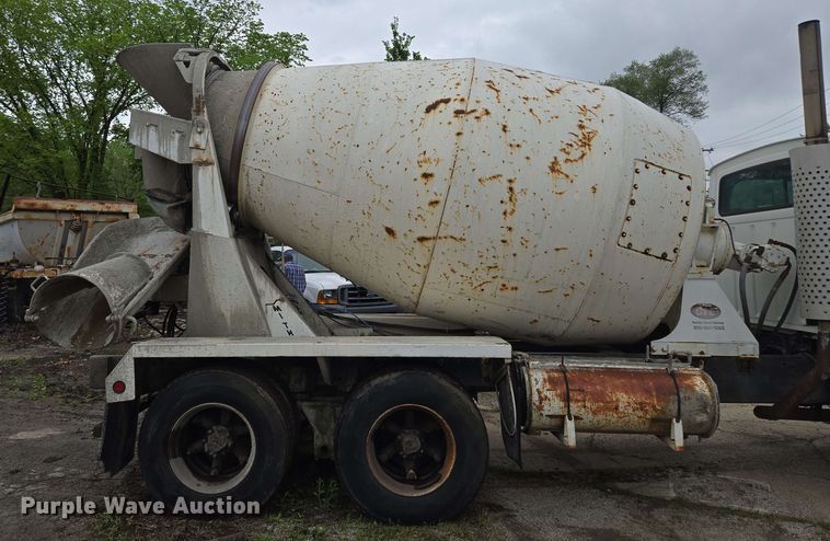 image for item EM7238 1997 Ford LT8000 ready mix truck