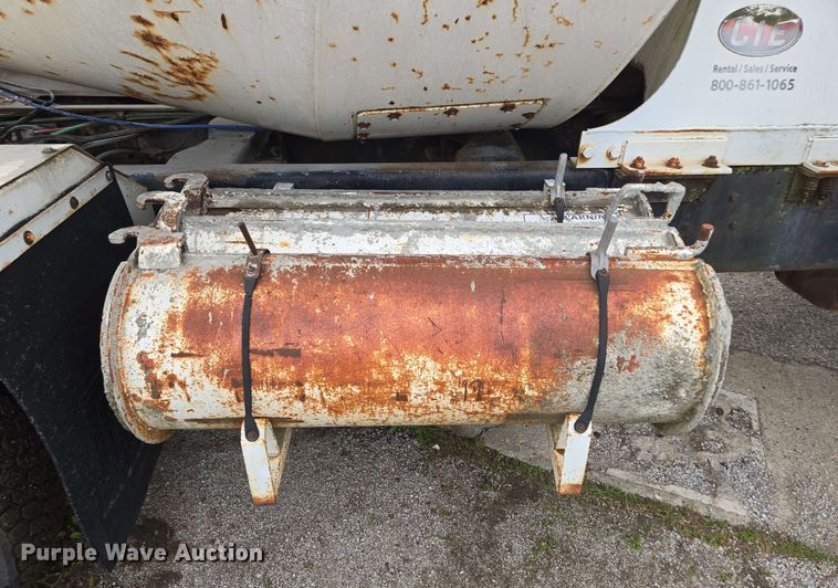 image for item EM7238 1997 Ford LT8000 ready mix truck