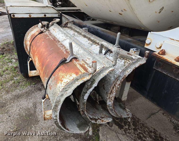 image for item EM7238 1997 Ford LT8000 ready mix truck