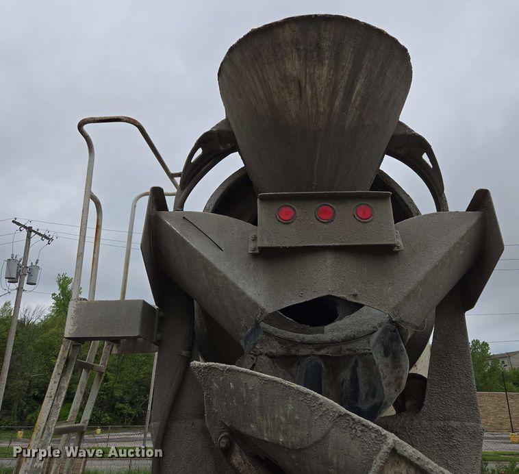 image for item EM7238 1997 Ford LT8000 ready mix truck