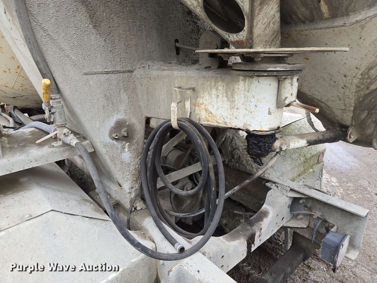 image for item EM7238 1997 Ford LT8000 ready mix truck