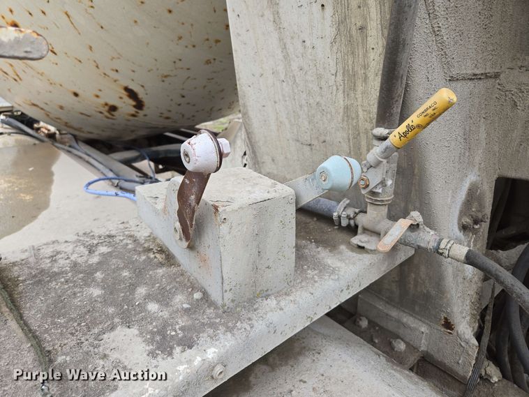 image for item EM7238 1997 Ford LT8000 ready mix truck