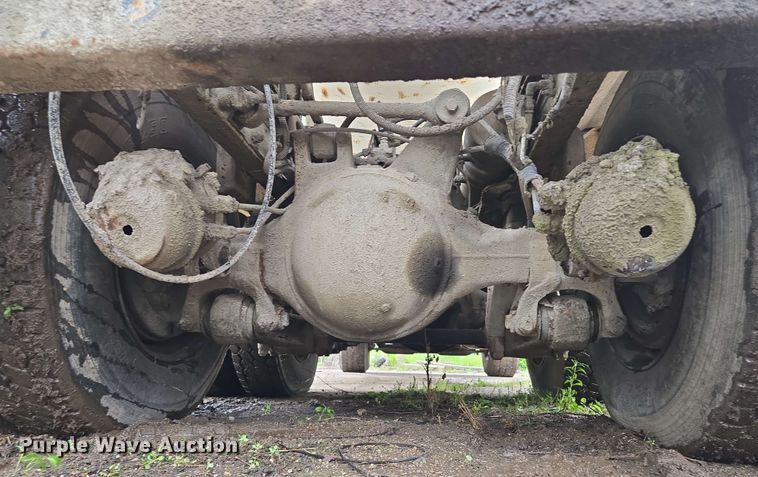 image for item EM7238 1997 Ford LT8000 ready mix truck