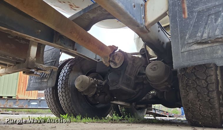 image for item EM7238 1997 Ford LT8000 ready mix truck