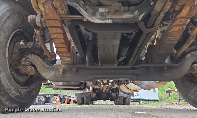 image for item EM7238 1997 Ford LT8000 ready mix truck