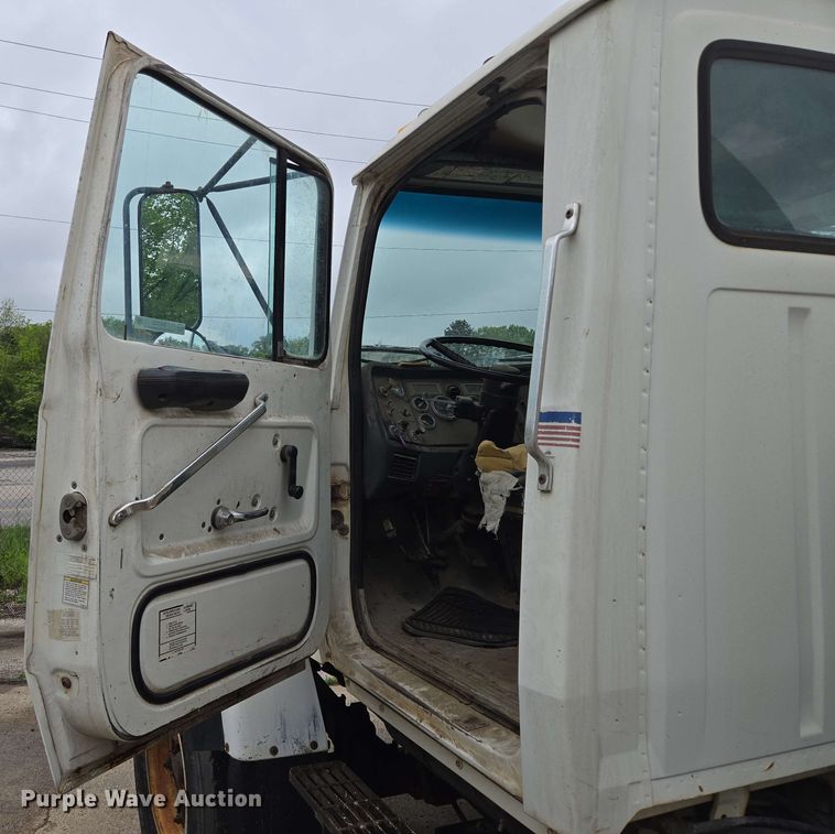 image for item EM7238 1997 Ford LT8000 ready mix truck