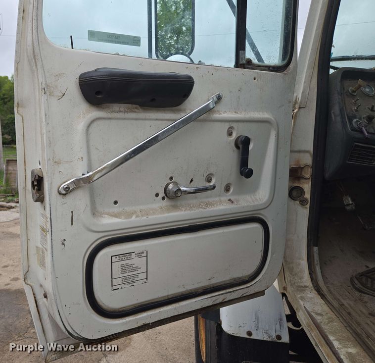 image for item EM7238 1997 Ford LT8000 ready mix truck