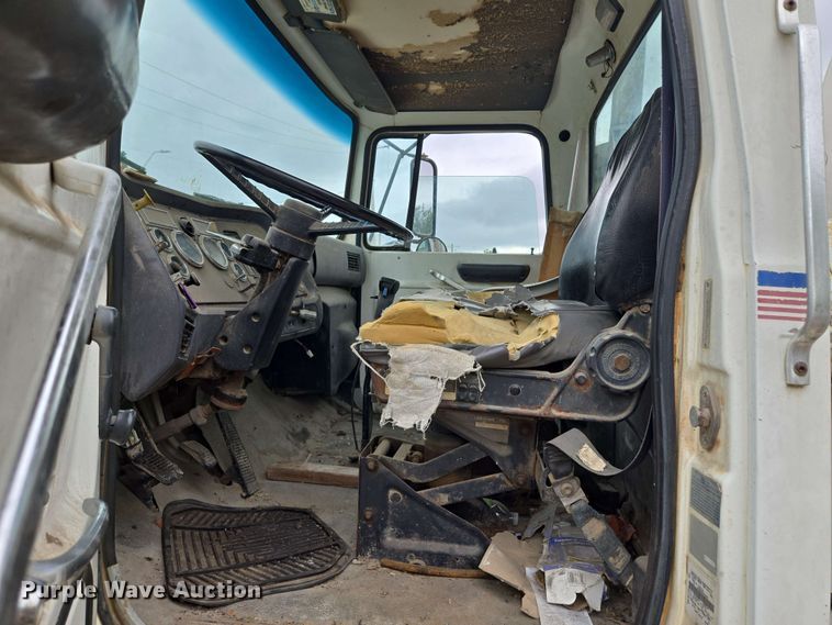 image for item EM7238 1997 Ford LT8000 ready mix truck