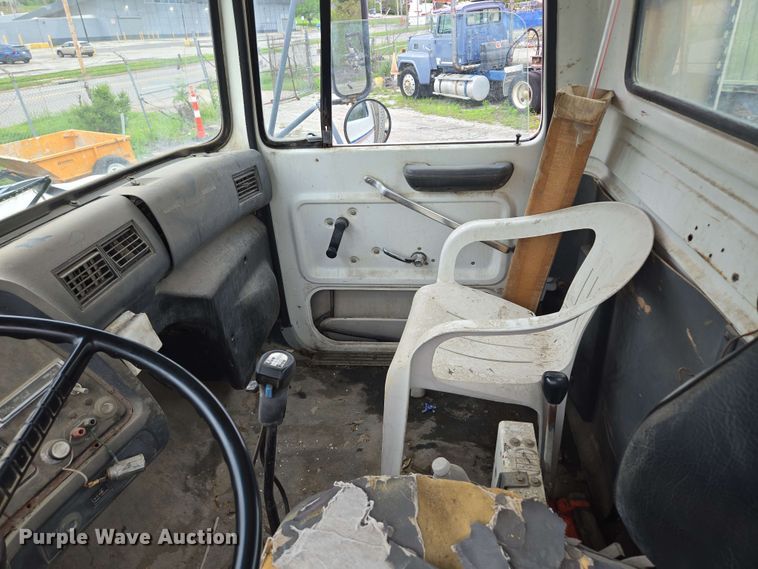 image for item EM7238 1997 Ford LT8000 ready mix truck