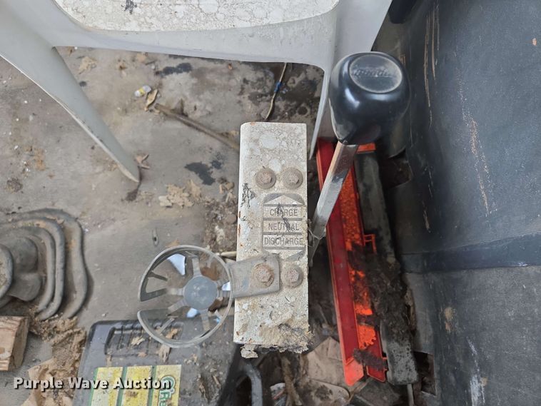 image for item EM7238 1997 Ford LT8000 ready mix truck