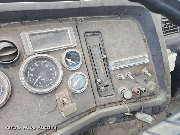 image for item EM7238 1997 Ford LT8000 ready mix truck