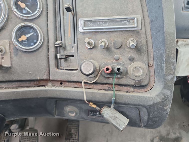 image for item EM7238 1997 Ford LT8000 ready mix truck