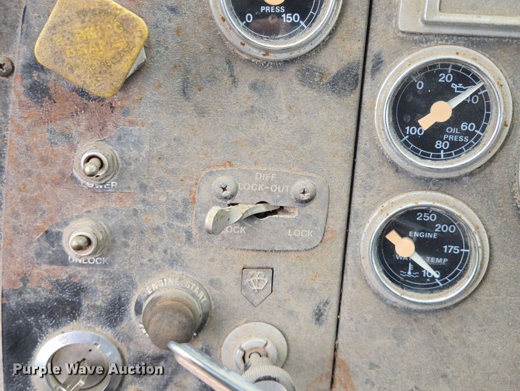 image for item EM7238 1997 Ford LT8000 ready mix truck