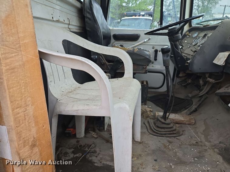 image for item EM7238 1997 Ford LT8000 ready mix truck