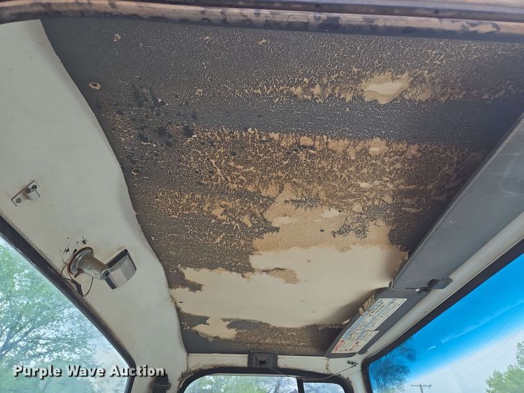 image for item EM7238 1997 Ford LT8000 ready mix truck