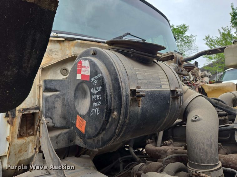 image for item EM7238 1997 Ford LT8000 ready mix truck