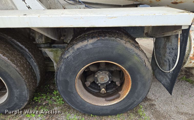 image for item EM7238 1997 Ford LT8000 ready mix truck