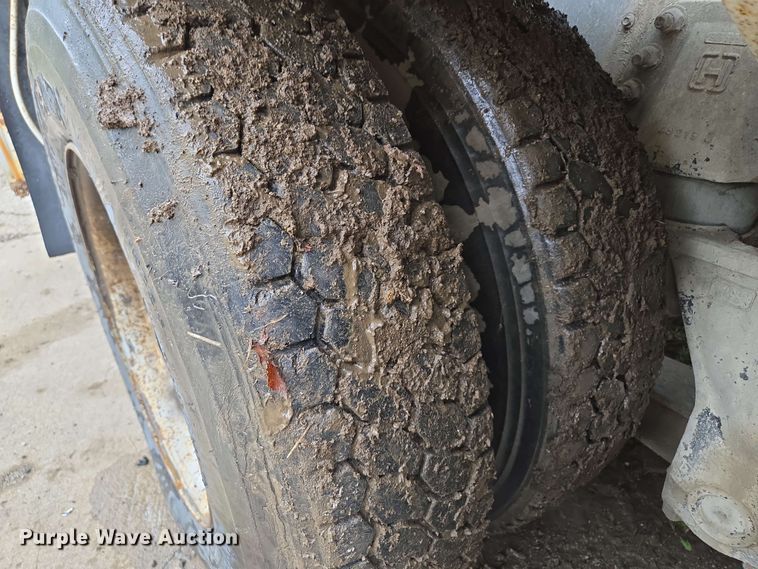 image for item EM7238 1997 Ford LT8000 ready mix truck