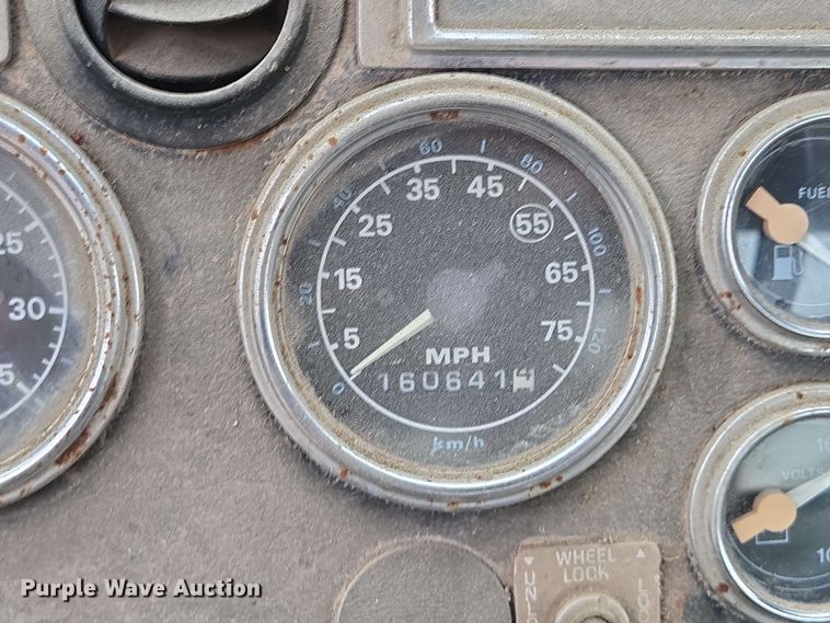 image for item EM7238 1997 Ford LT8000 ready mix truck