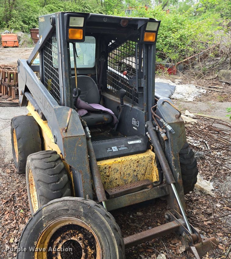 image for item EM7239 2003 New Holland LS170 skid steer loader