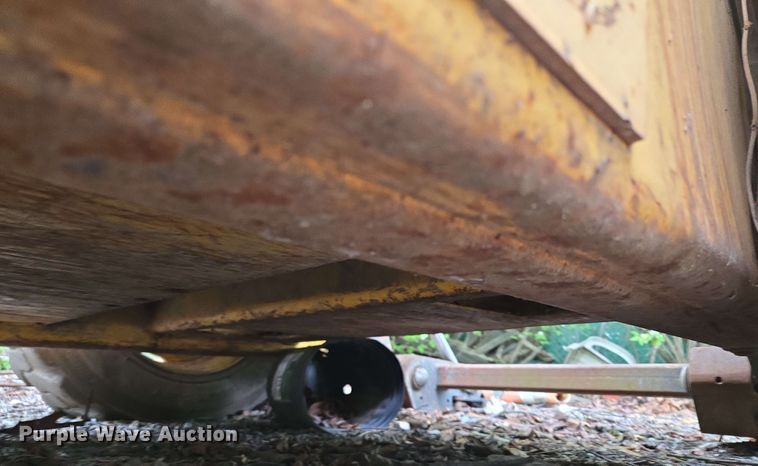 image for item EM7239 2003 New Holland LS170 skid steer loader