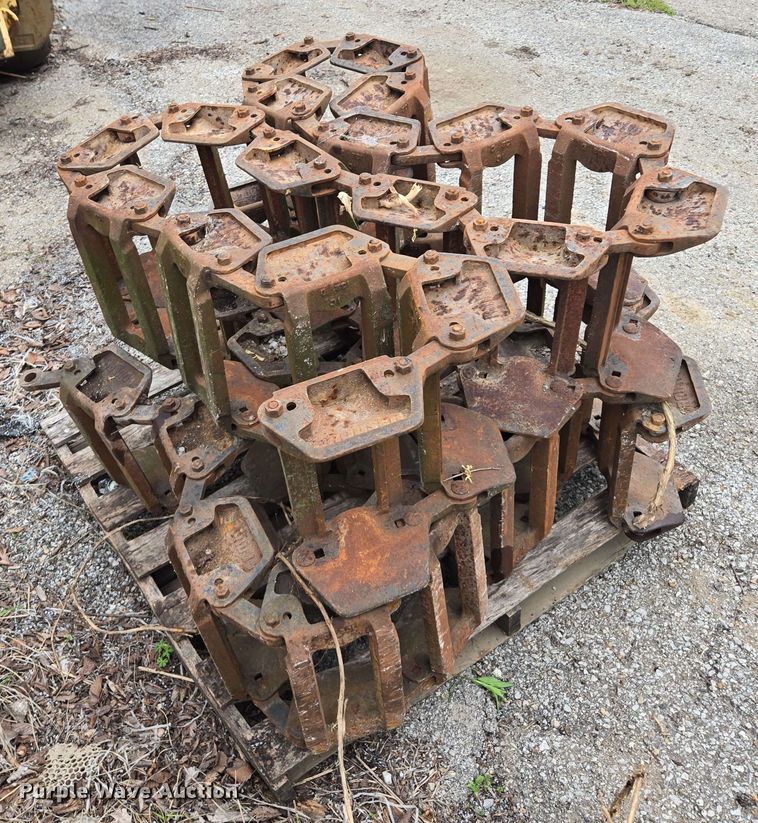 image for item EM7240 Grouser skid steer tire tracks