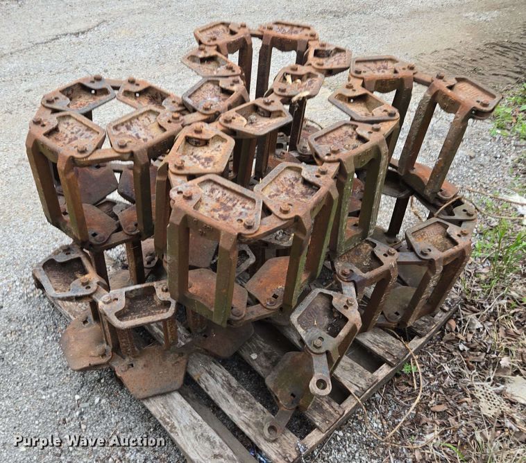 image for item EM7240 Grouser skid steer tire tracks