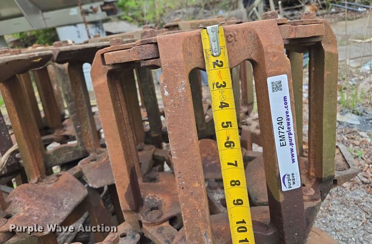 image for item EM7240 Grouser skid steer tire tracks