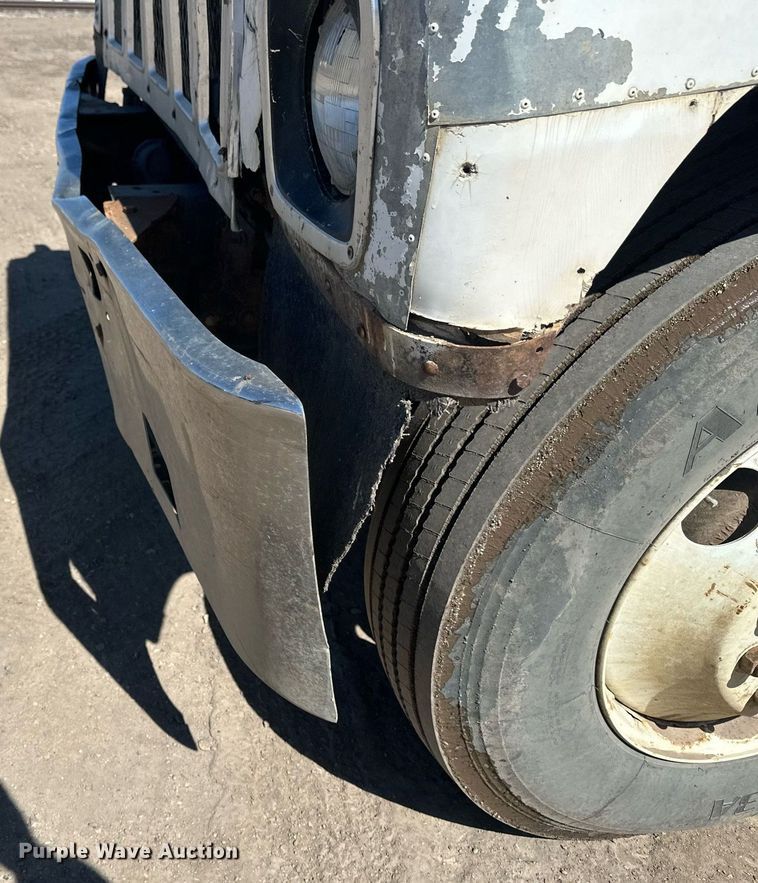 image for item EN3013 1981 International F2574 dump truck