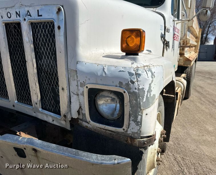 image for item EN3013 1981 International F2574 dump truck