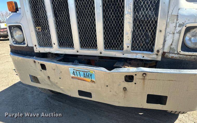 image for item EN3013 1981 International F2574 dump truck