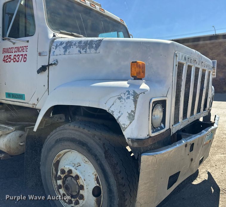 image for item EN3013 1981 International F2574 dump truck