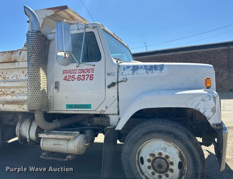 image for item EN3013 1981 International F2574 dump truck