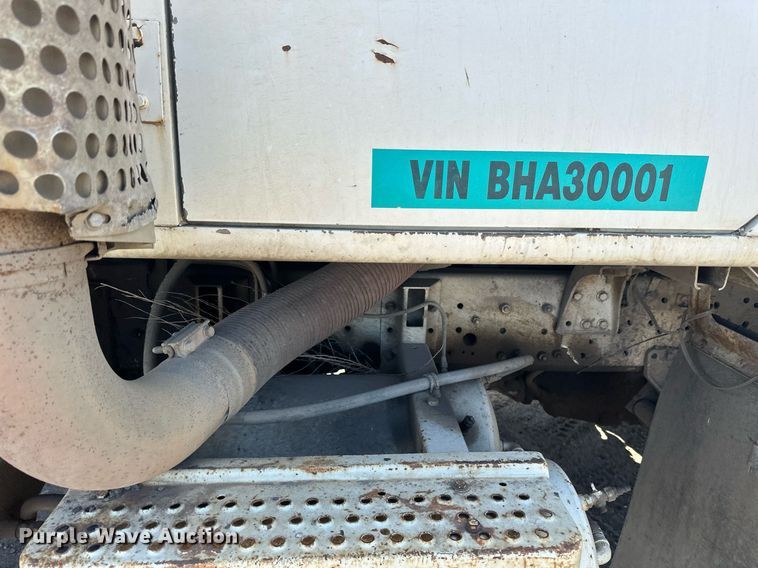 image for item EN3013 1981 International F2574 dump truck