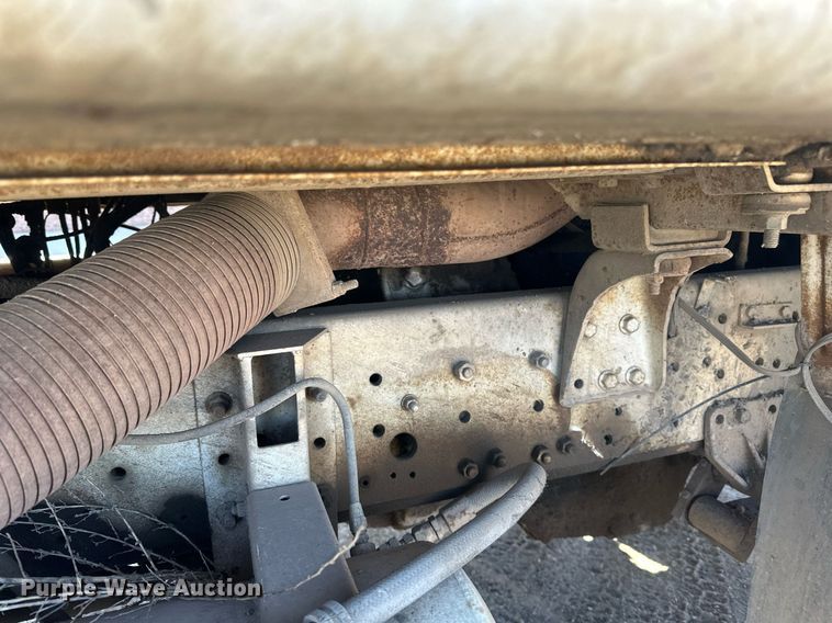 image for item EN3013 1981 International F2574 dump truck