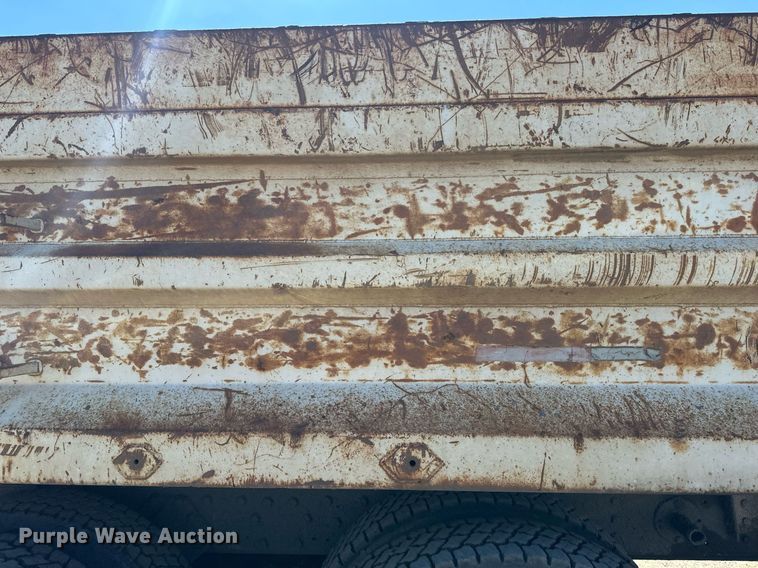 image for item EN3013 1981 International F2574 dump truck