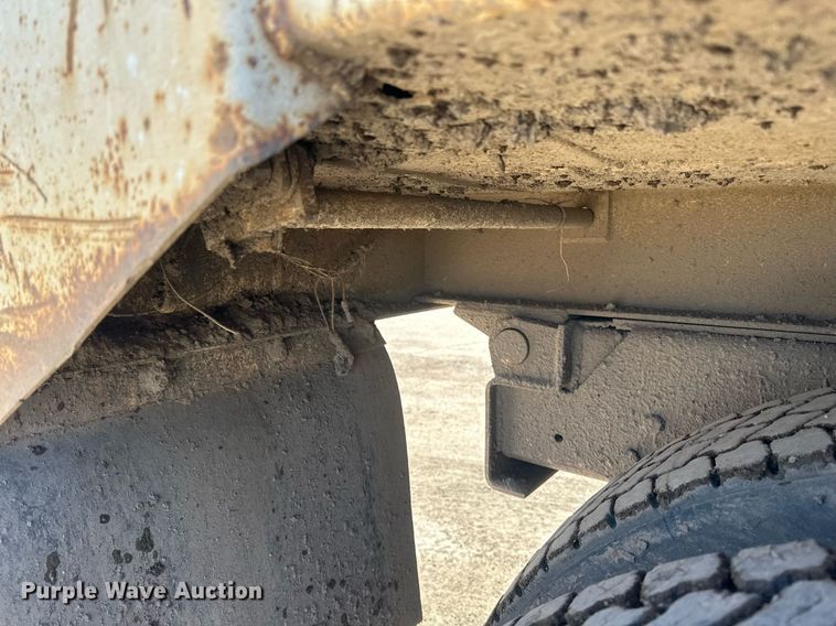 image for item EN3013 1981 International F2574 dump truck