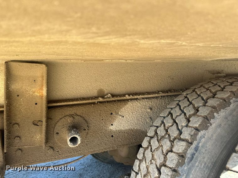 image for item EN3013 1981 International F2574 dump truck