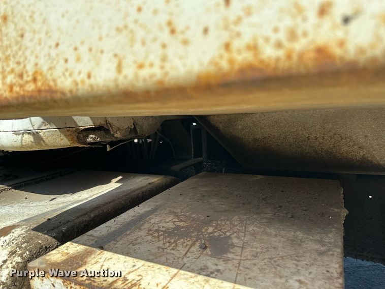 image for item EN3013 1981 International F2574 dump truck