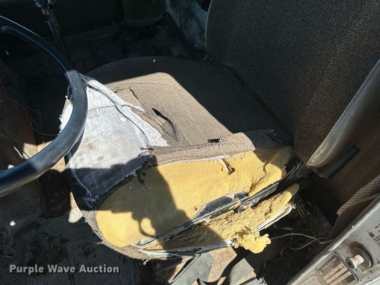 image for item EN3013 1981 International F2574 dump truck