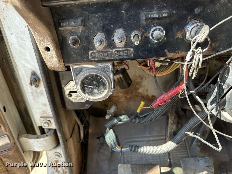 image for item EN3013 1981 International F2574 dump truck