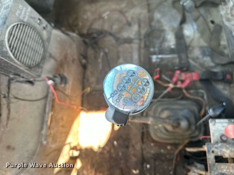 image for item EN3013 1981 International F2574 dump truck