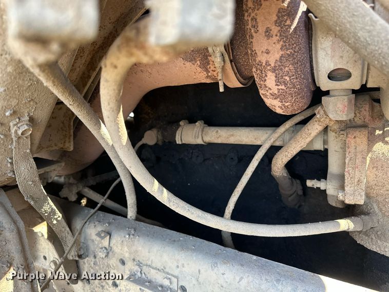 image for item EN3013 1981 International F2574 dump truck