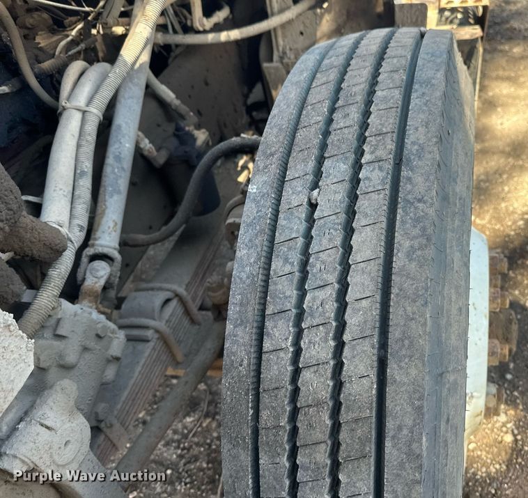 image for item EN3013 1981 International F2574 dump truck